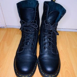 De Marten 10 eyes soft leather boots US 9
